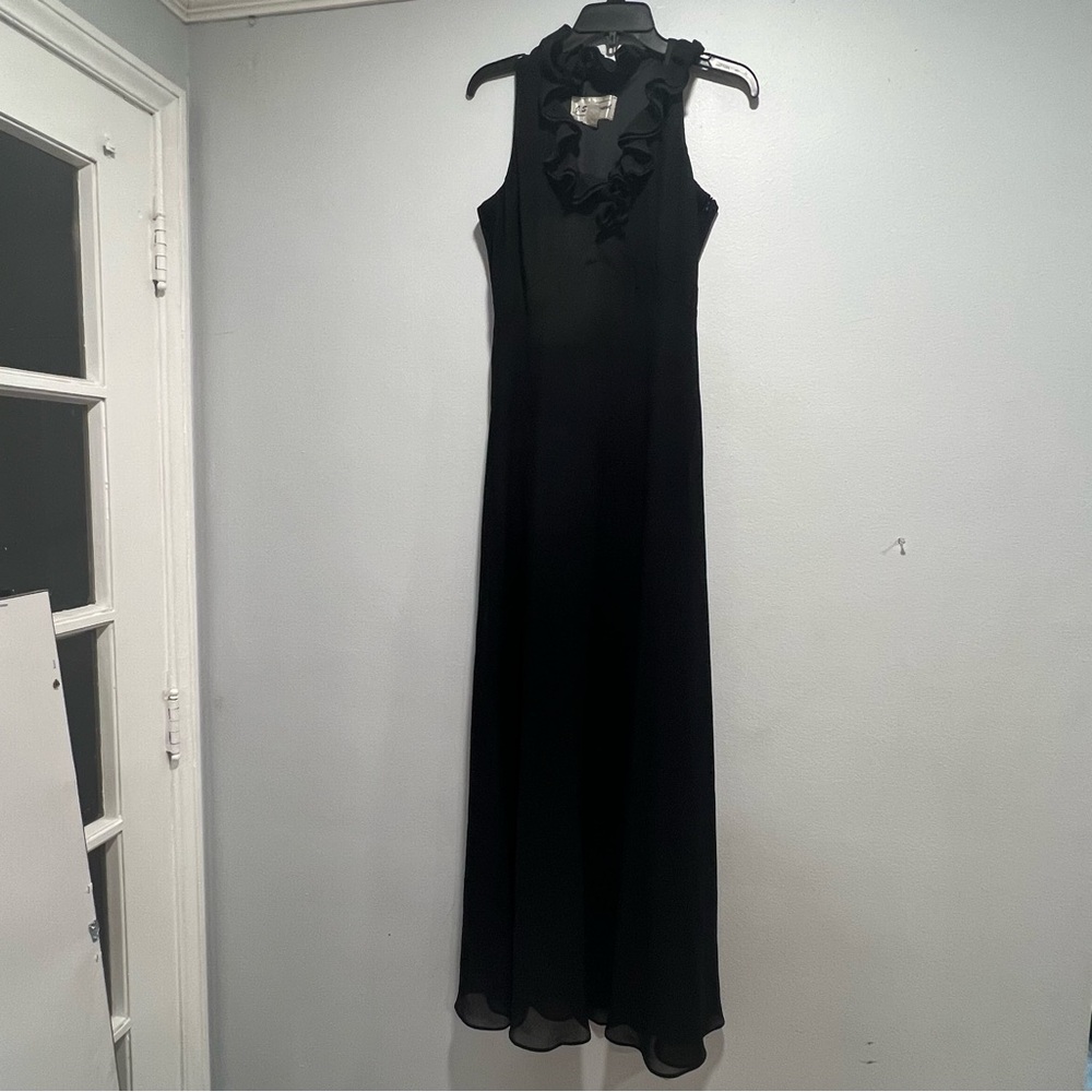 Elegant Black Sleeveless Ruffles Neck Maxi Dress - Size 8